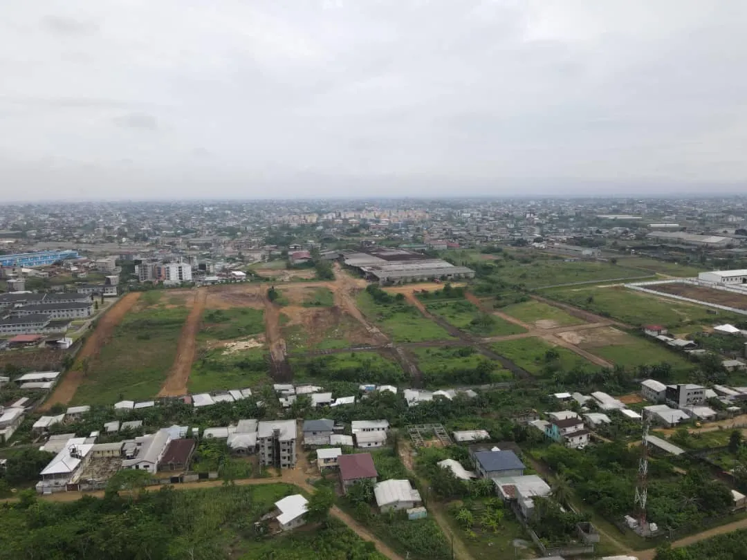 Terrain titré à vendre à yassa derrière sky motto Lea Group Sarl Cameroun