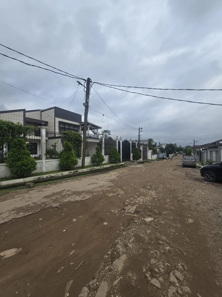 Terrain titré vendre santa Barbara Bonamoussadi 588m2 Lea Group Sarl Cameroun
