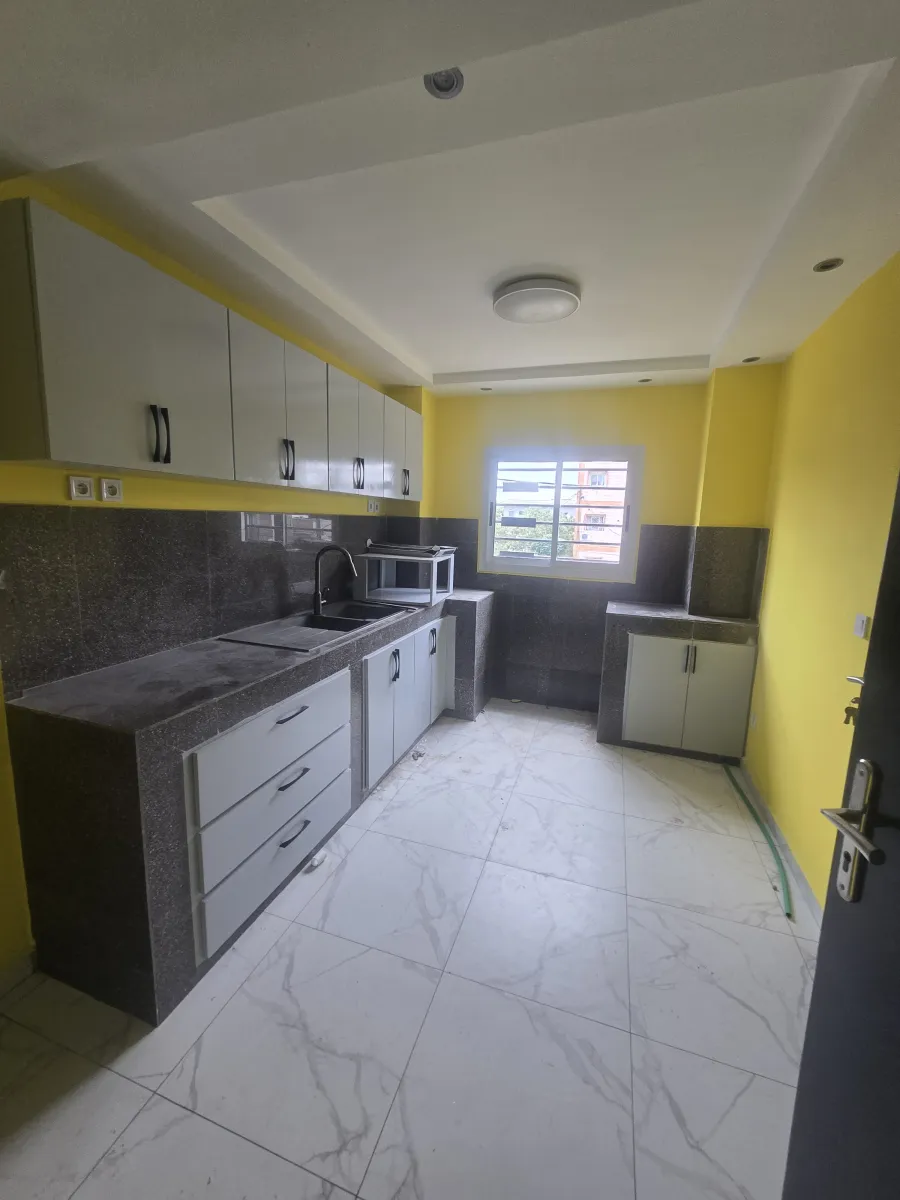 Appartement style duplex lumineux haut standing à louer Bonamoussadi Lea Group Sarl Cameroun