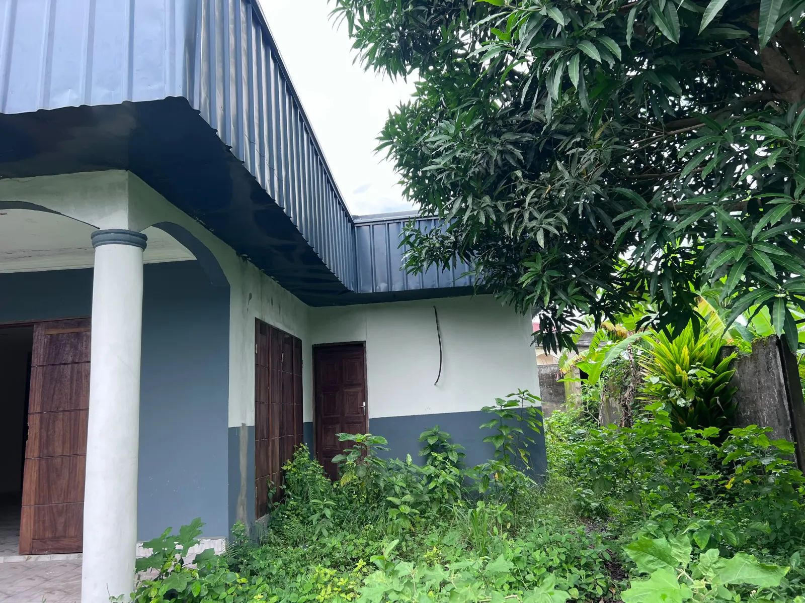 SUPERBE VILLA NEUVE JAMAIS HABITEE ANCIENNE ROUTE BONABERI Lea Group Sarl Cameroun