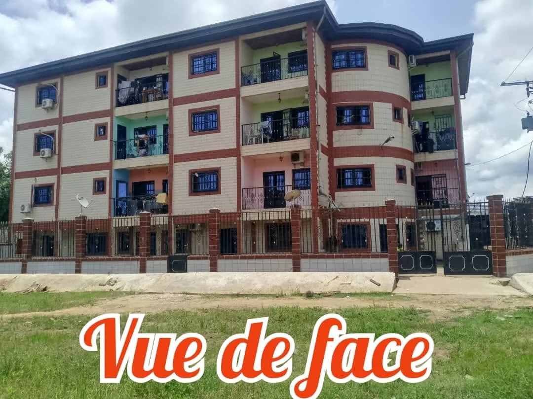 Magnifique opportunité d'immeuble à vendre à yassa à 50m du goudron   Lea Group Sarl Cameroun