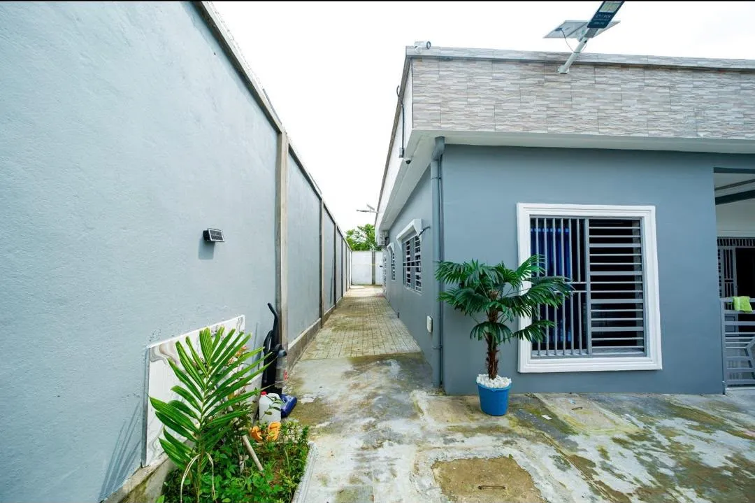 Villa haut standing à vendre nouvellement construit à douala quartier lendi  Lea Group Sarl Cameroun