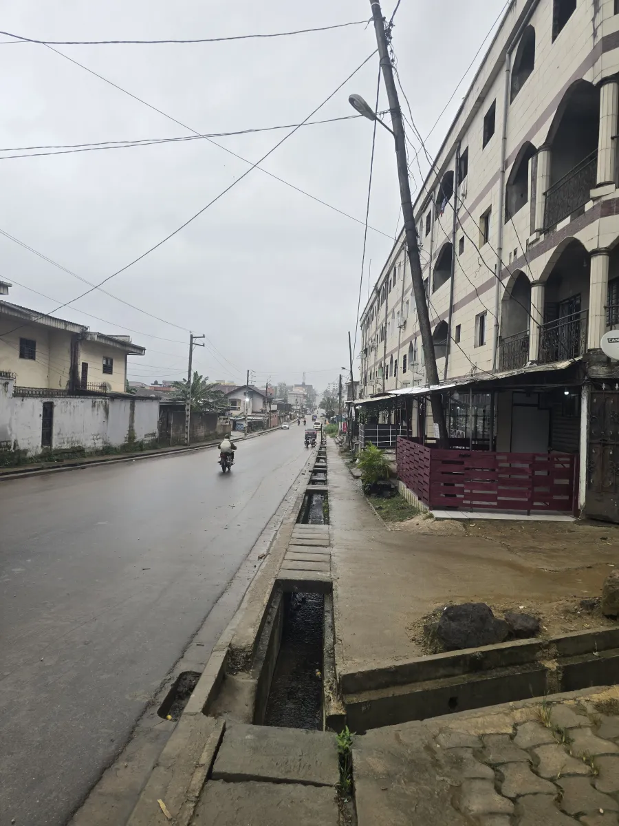 Terrain titré à vendre à kotto résidentiel commercial 588m2 — Léa Group au Cameroun