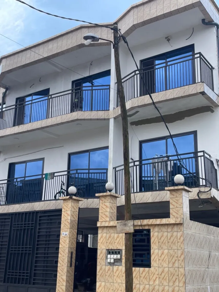 IMMEUBLE A VENDRE MAKEPE 300m2 — Léa Group au Cameroun