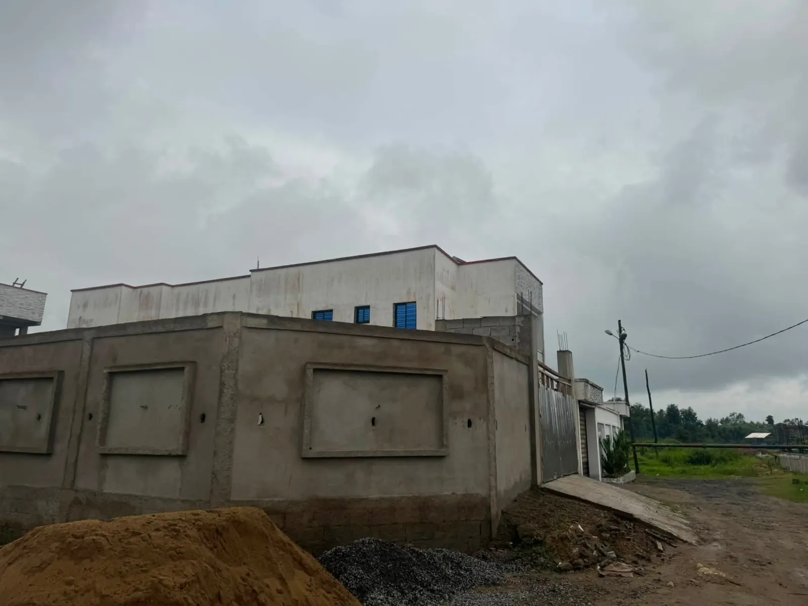 Terrain titré à vendre a bonamoussadi denver superficie 500 et 300m2 — Léa Group au Cameroun