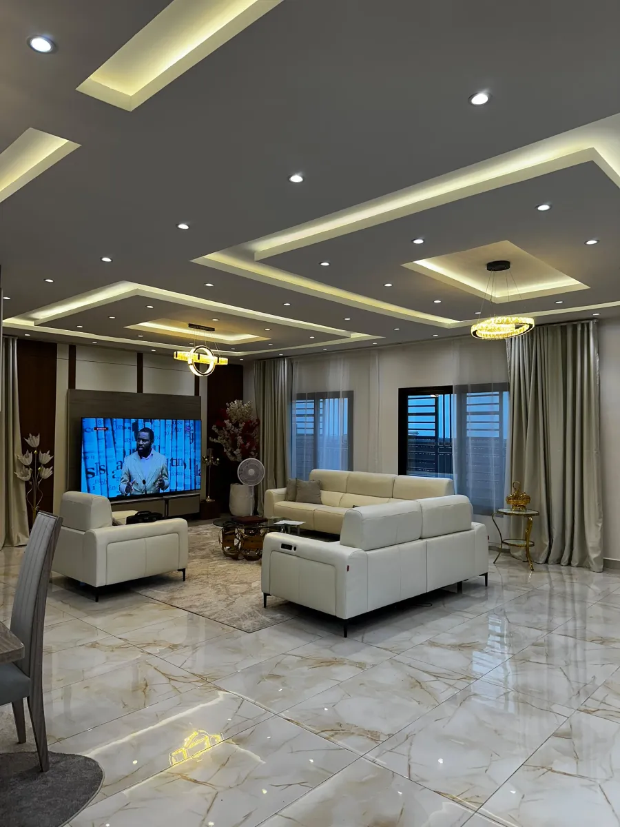 Villa haut standing à vendre nouvellement construit à douala quartier lendi  — Léa Group au Cameroun