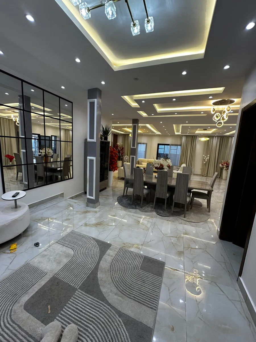 Villa haut standing à vendre nouvellement construit à douala quartier lendi  — Léa Group au Cameroun