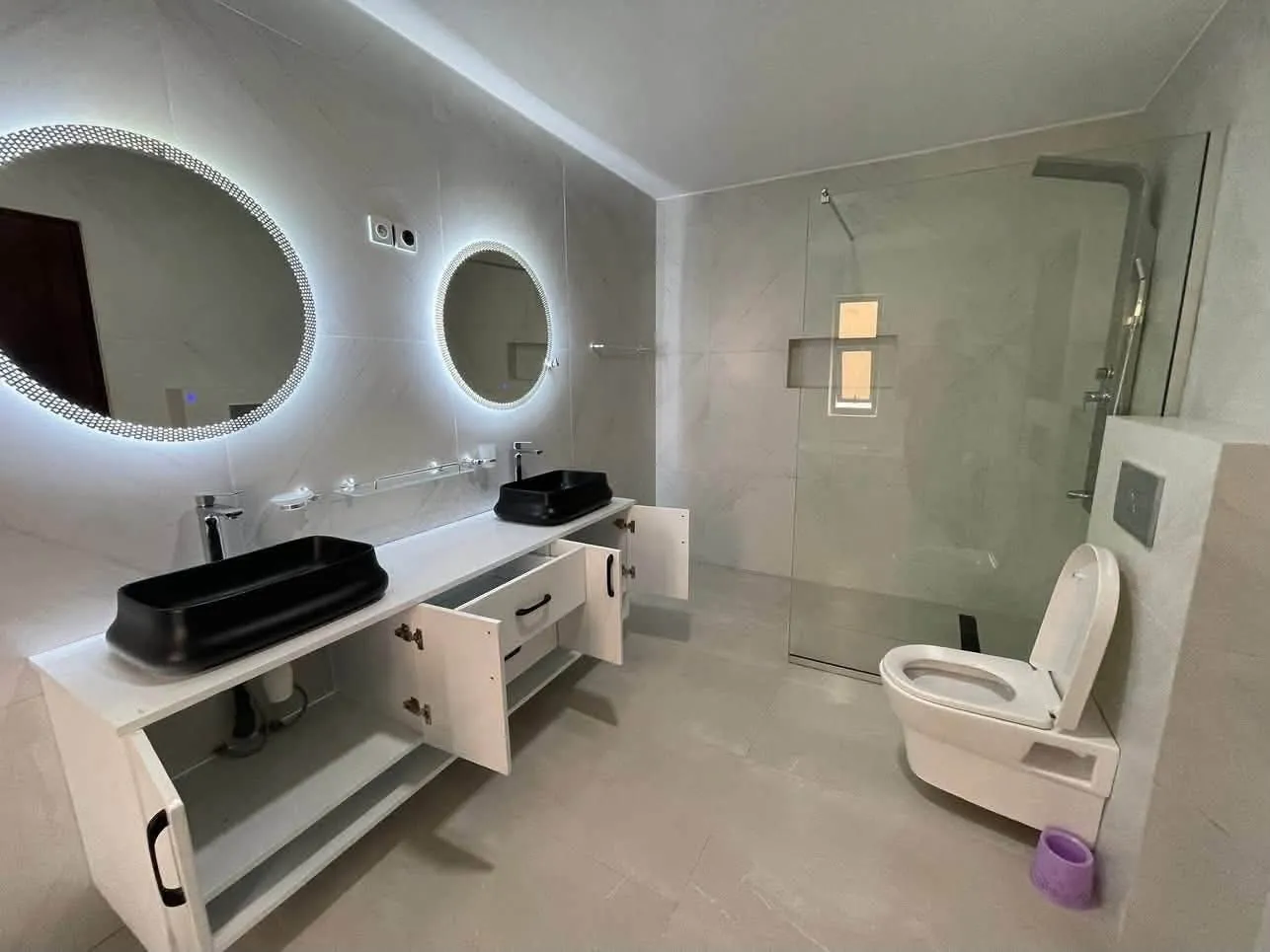 Duplex haut standing à vendre à yassa cité Chirac  — Léa Group au Cameroun
