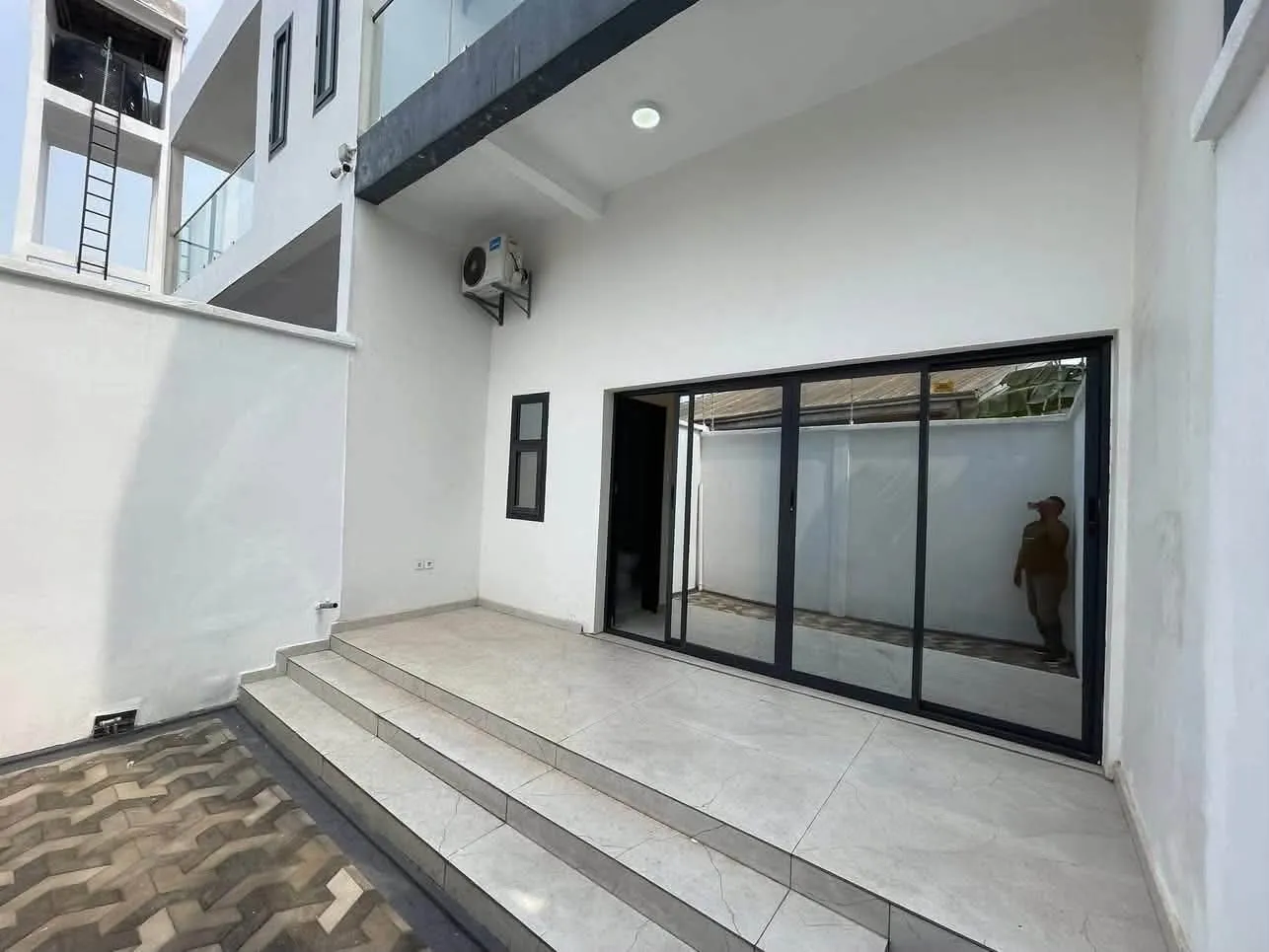 Duplex haut standing à vendre à yassa cité Chirac  — Léa Group au Cameroun
