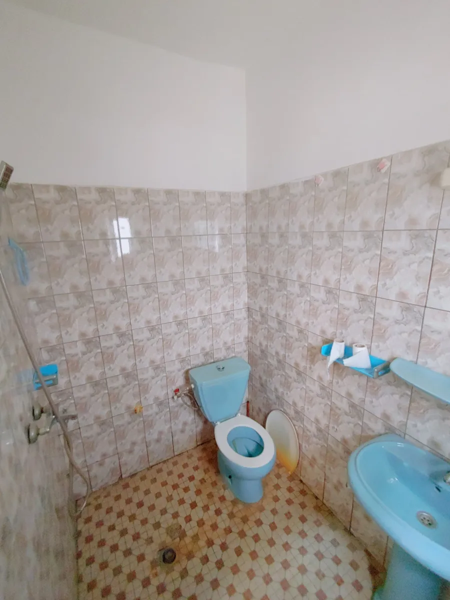 Duplex haut standing à louer pour habitation ou bureau a yassa nkolbong face Neptune a 50m du goudron.      — Léa Group au Cameroun