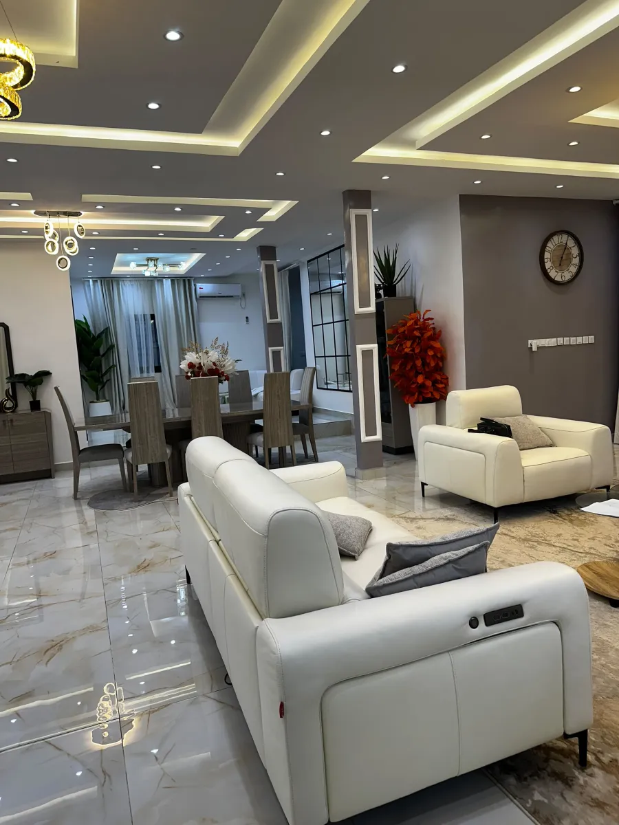 Villa haut standing à vendre nouvellement construit à douala quartier lendi  — Léa Group au Cameroun