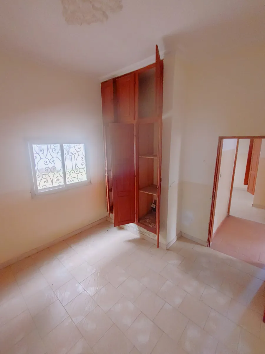 Duplex haut standing à louer pour habitation ou bureau a yassa nkolbong face Neptune a 50m du goudron.      — Léa Group au Cameroun