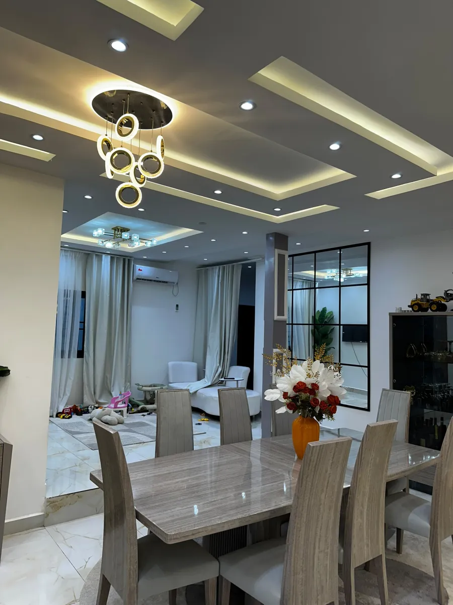 Villa haut standing à vendre nouvellement construit à douala quartier lendi  — Léa Group au Cameroun