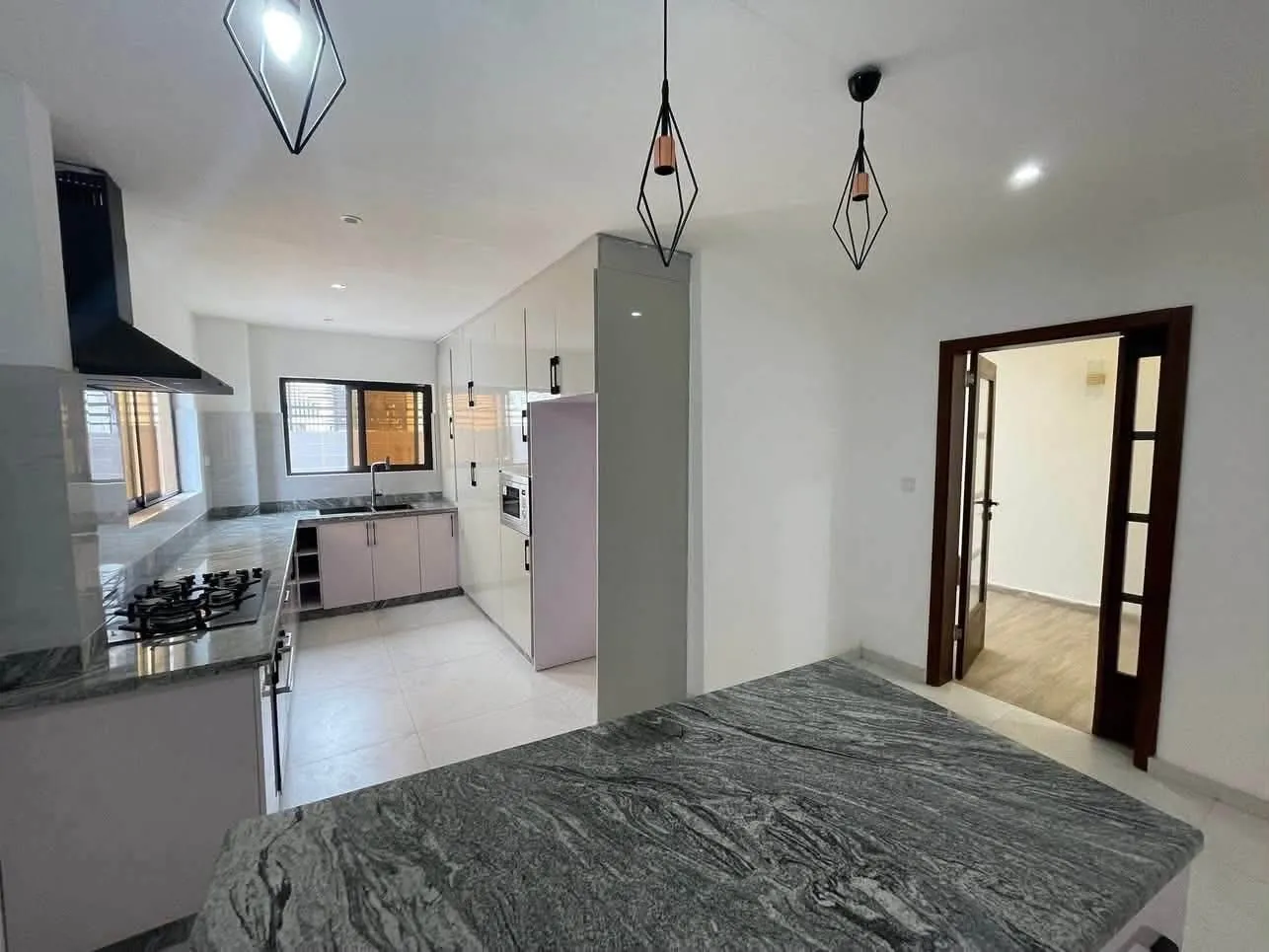 Duplex haut standing à vendre à yassa cité Chirac  — Léa Group au Cameroun
