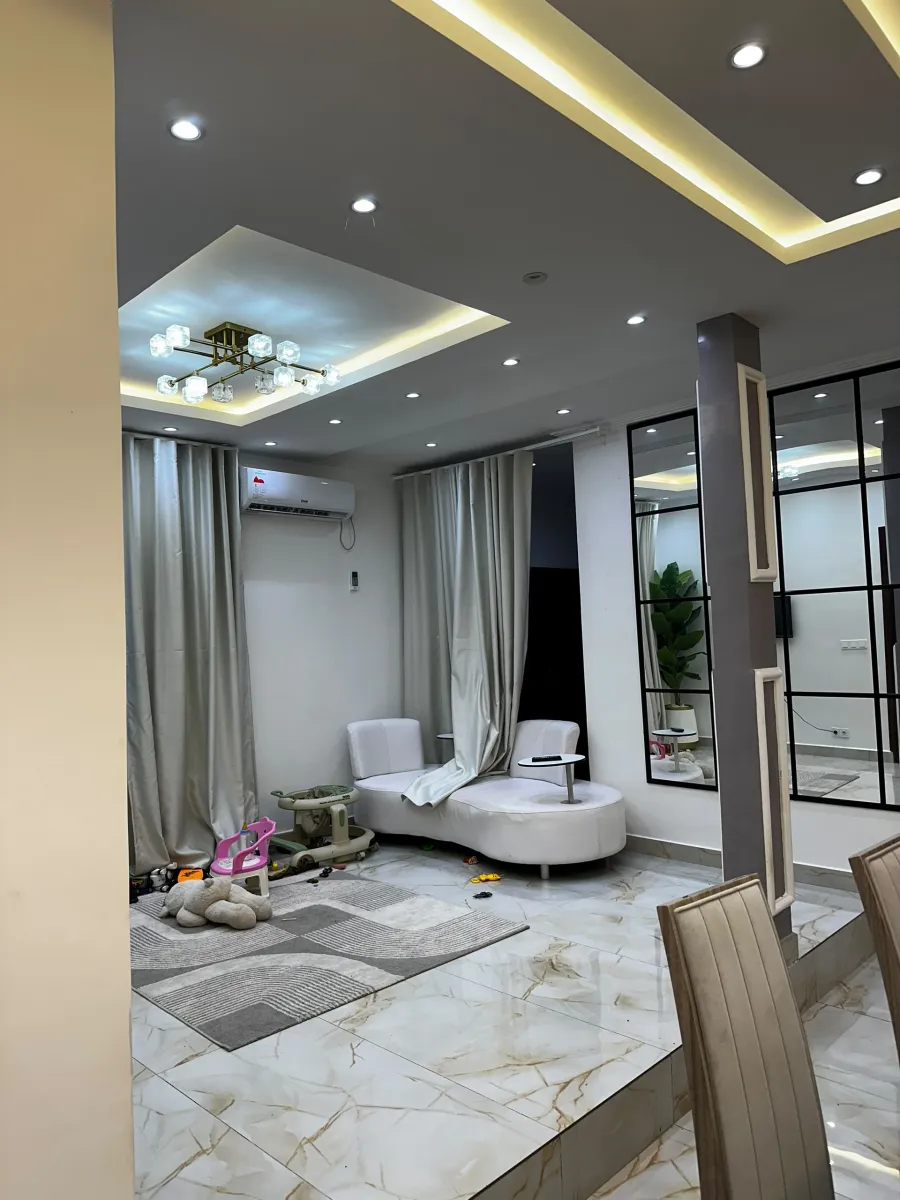 Villa haut standing à vendre nouvellement construit à douala quartier lendi  — Léa Group au Cameroun