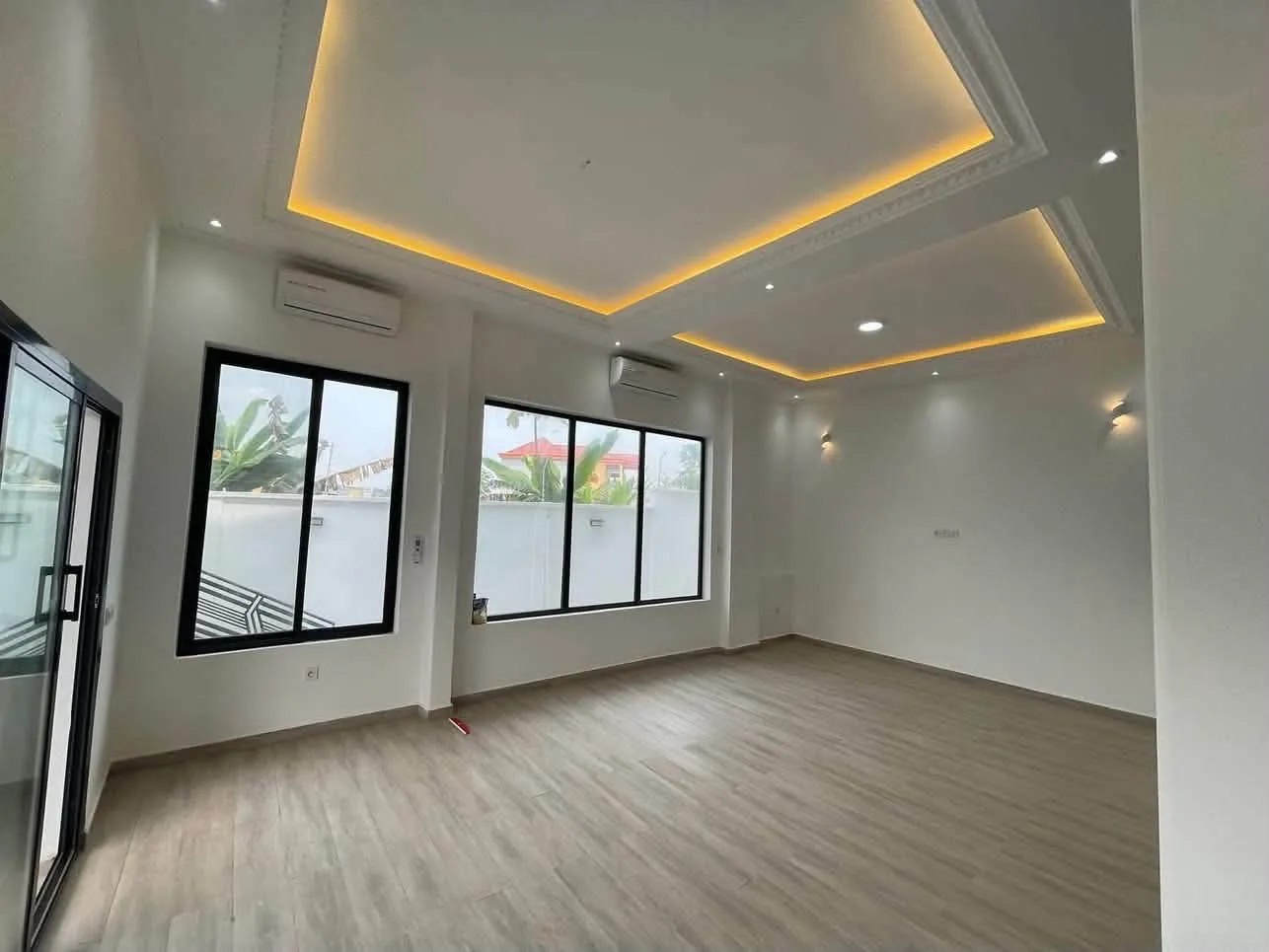 Duplex haut standing à vendre à yassa cité Chirac  — Léa Group au Cameroun