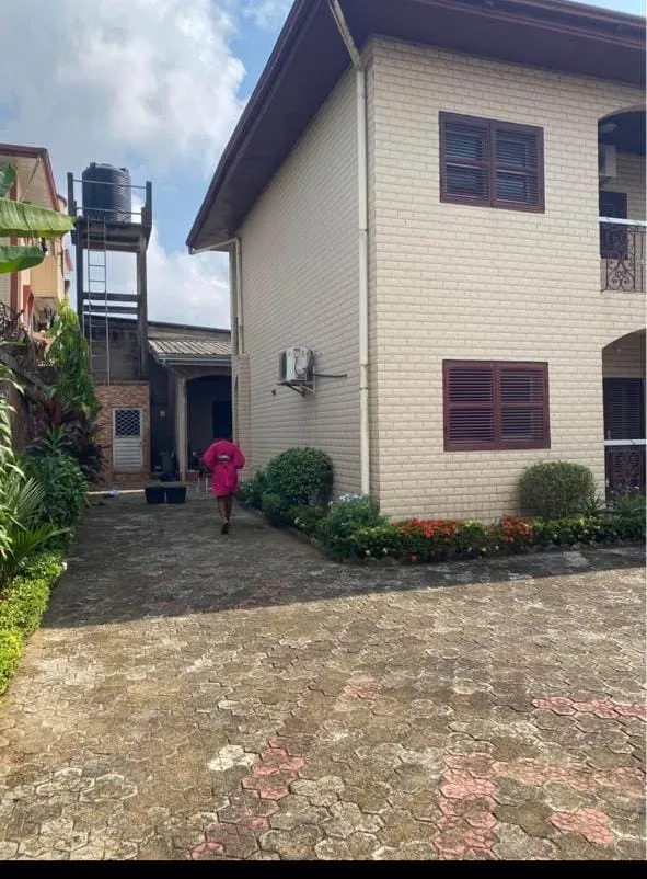  À Louer – Somptueux Duplex avec Dépendance | Douala – Logbessou — Léa Group au Cameroun