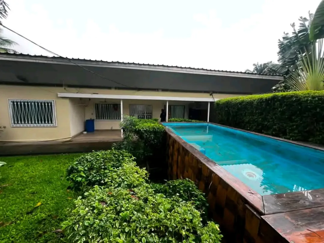 MAGNIFIQUE VILLA À LOUER  📍DOUALA, QUARTIER #BONAPRISO  — Léa Group au Cameroun