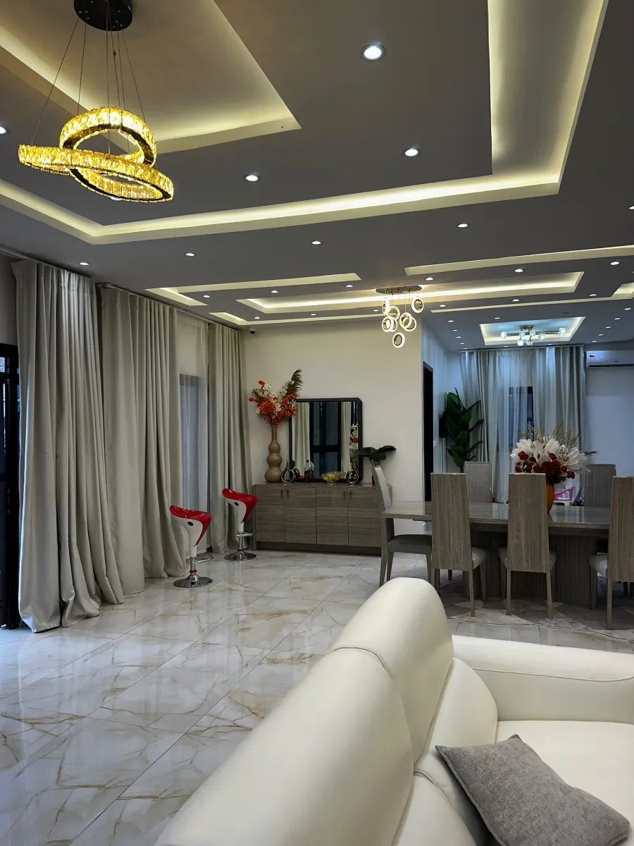 Villa haut standing à vendre nouvellement construit à douala quartier lendi  — Léa Group au Cameroun