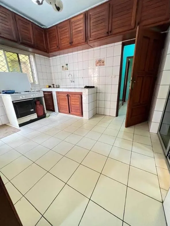  À Louer – Somptueux Duplex avec Dépendance | Douala – Logbessou — Léa Group au Cameroun