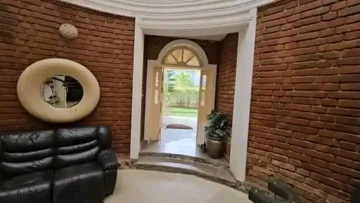 Duplex très haut standing à vendre à bonamoussadi  — Léa Group au Cameroun