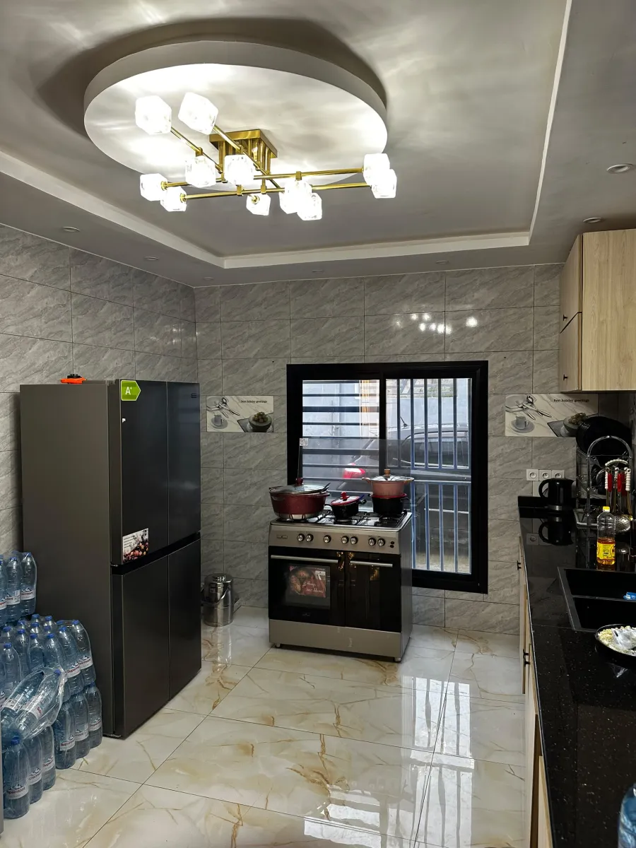 Villa haut standing à vendre nouvellement construit à douala quartier lendi  — Léa Group au Cameroun