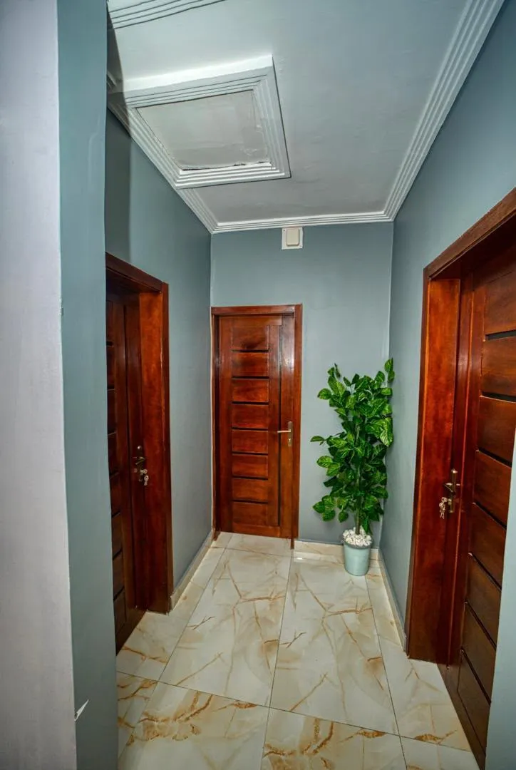 Villa haut standing à vendre nouvellement construit à douala quartier lendi  — Léa Group au Cameroun