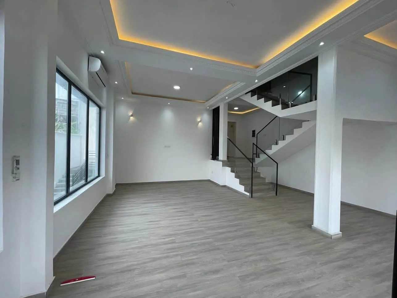 Duplex haut standing à vendre à yassa cité Chirac  — Léa Group au Cameroun