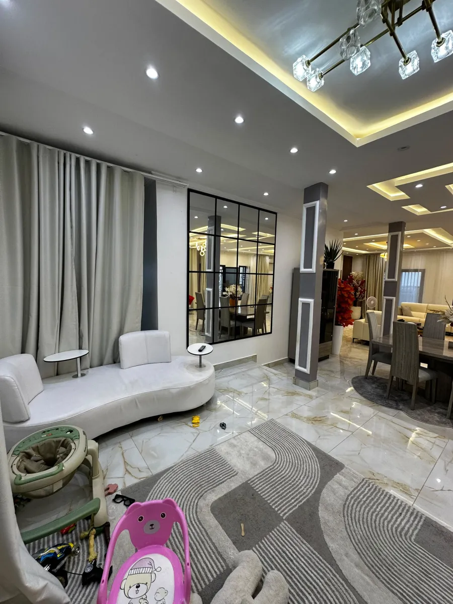 Villa haut standing à vendre nouvellement construit à douala quartier lendi  — Léa Group au Cameroun