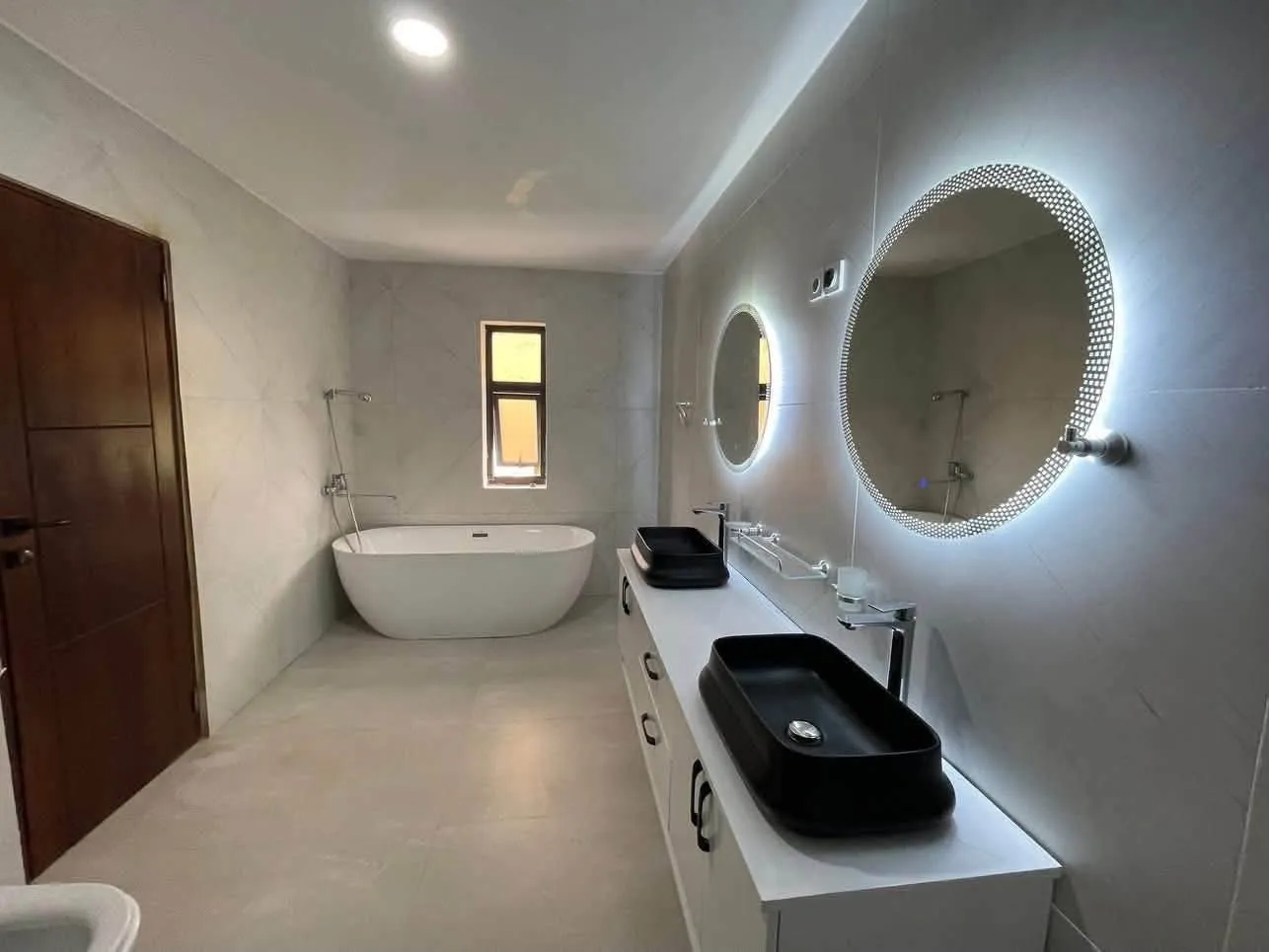 Duplex haut standing à vendre à yassa cité Chirac  — Léa Group au Cameroun
